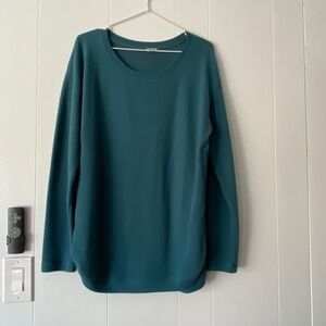 Super soft Kismet pull over crew neck long sleeve round hem top size M